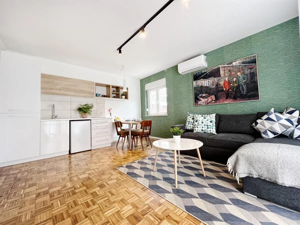 Apartments Valerian 0*, Novigrad (Istria) Croatia