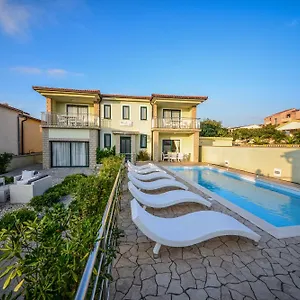 Sunset Deluxe Apartman Vir