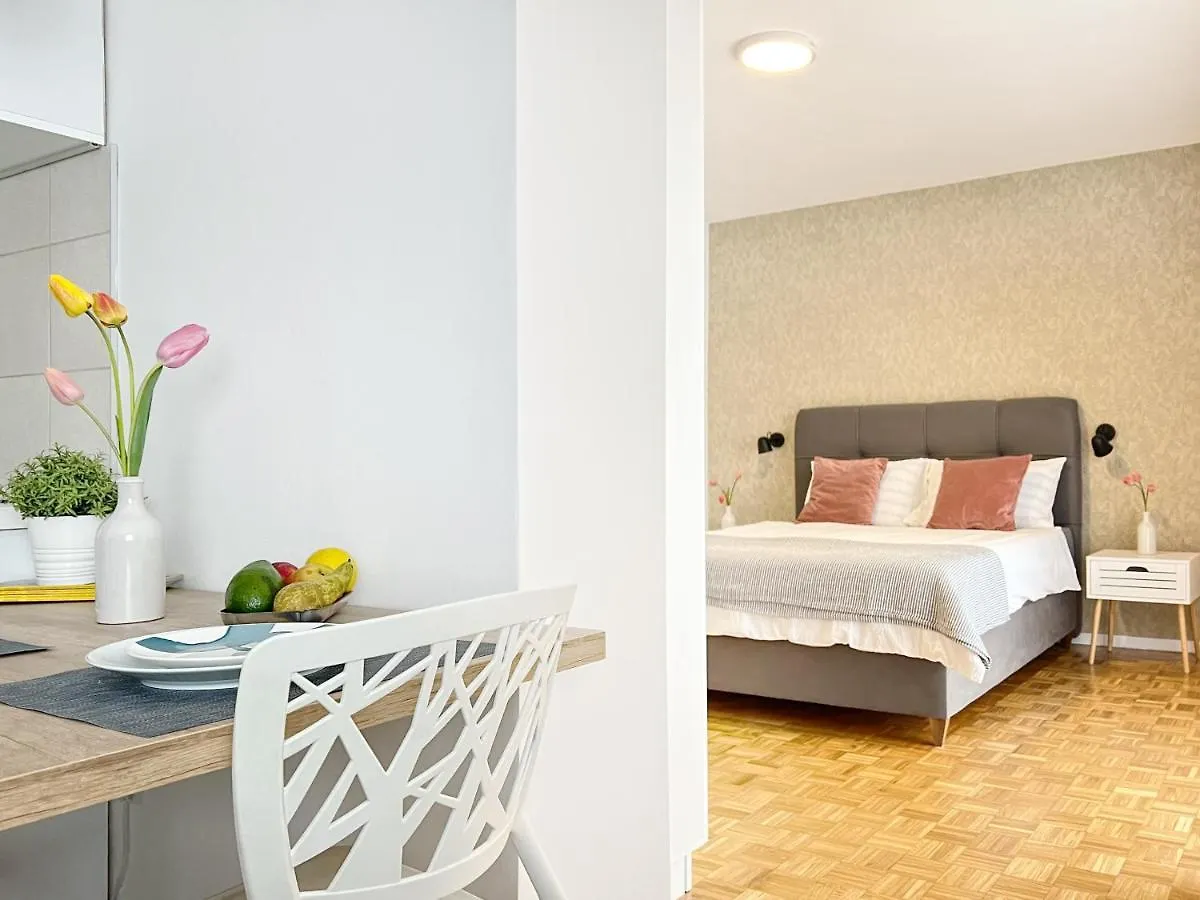 Apartments Valerian Novigrad  Novigrad (Istria)
