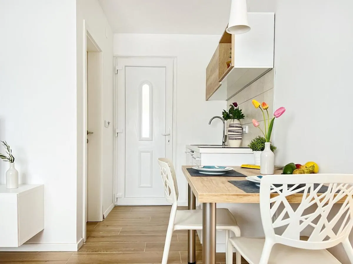 Apartments Valerian Novigrad  0*, Novigrad (Istria) Croatia